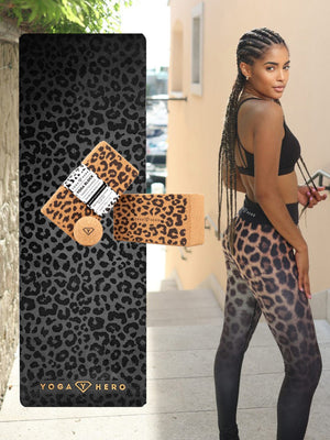 <tc>Set Classique LEOPARD (Tapis de yoga + 2 Briques de yoga)</tc>