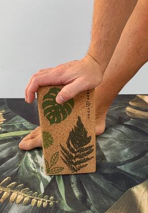 2 Jungle yoga blocks with massage ball
